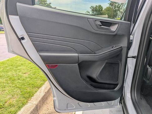 Used 2025 Ford Escape Active AWD/4WD image 27