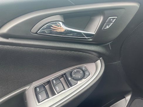 Used 2025 Chevrolet Malibu LT image 16