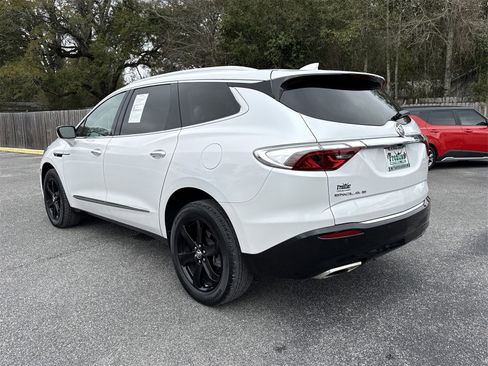 Used 2023 Buick Enclave Essence w/ Experience Buick Package image 3