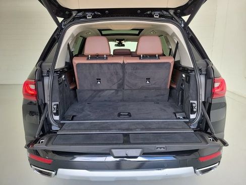 Used 2021 BMW X7 xDrive40i w/ Executive Package AWD/4WD image 11