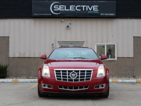 Used 2011 Cadillac CTS Premium image 2