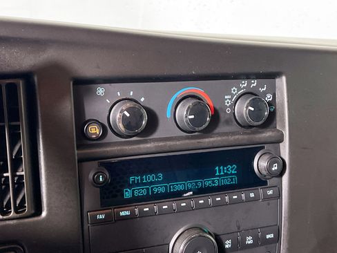 Used 2022 Chevrolet Express 2500 w/ Driver Convenience Package image 24
