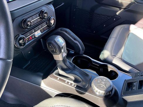 Used 2024 Ford Bronco Outer Banks image 12