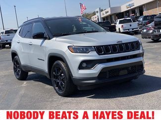 Used 2024 Jeep Compass Latitude w/ Altitude Special Edition video 1