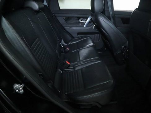 Used 2020 Land Rover Discovery Sport SE image 29