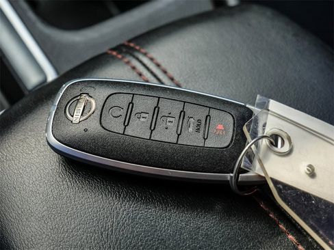 Used 2024 Nissan Sentra SR w/ SR Premium Package image 33