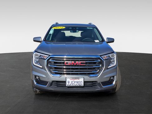 Used 2024 GMC Terrain SLT image 2