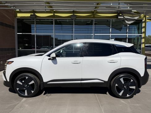 Used 2025 Nissan Kicks SR AWD/4WD image 7
