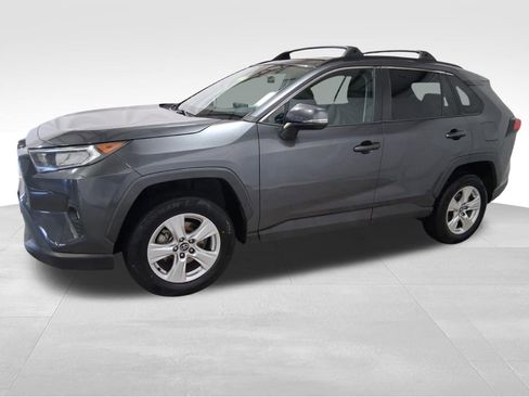 Used 2020 Toyota RAV4 XLE FWD image 1