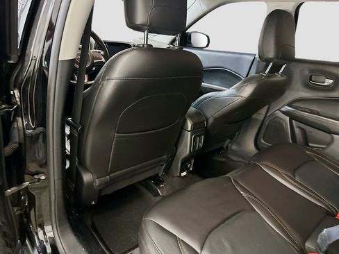 Used 2018 Jeep Compass Limited AWD/4WD image 28