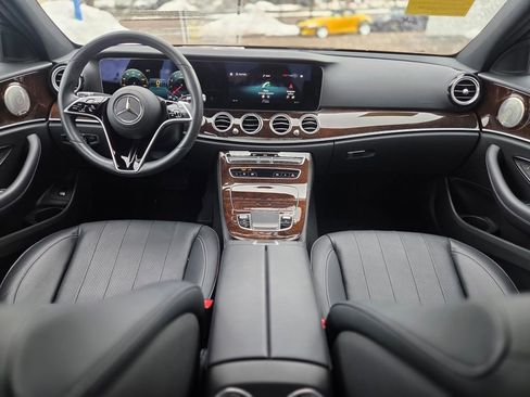 Used 2022 Mercedes-Benz E 350 4MATIC Sedan image 12