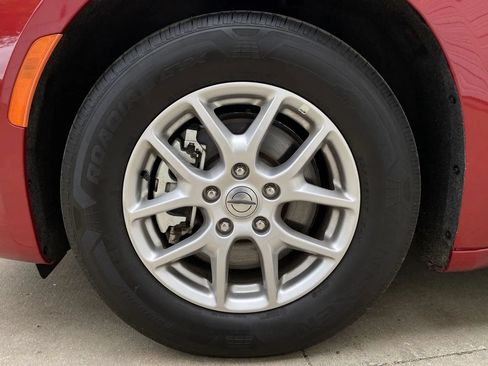 Used 2025 Chrysler Pacifica Select FWD image 8