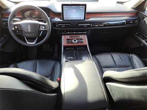 Used 2023 Lincoln Aviator Reserve w/ Equipment Group 201A image 10