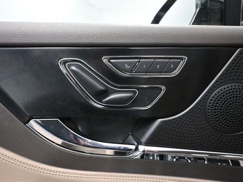 Used 2023 Lincoln Corsair Reserve image 20