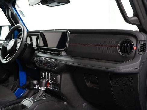 Used 2026 Jeep Wrangler Rubicon AWD/4WD image 15