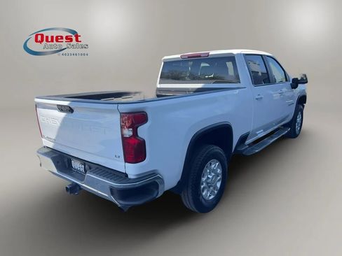 Used 2023 Chevrolet Silverado 2500 LT w/ Convenience Package AWD/4WD image 3