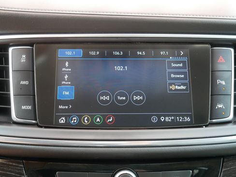 Used 2020 Buick Enclave Avenir w/ Avenir Technology Package AWD/4WD image 22