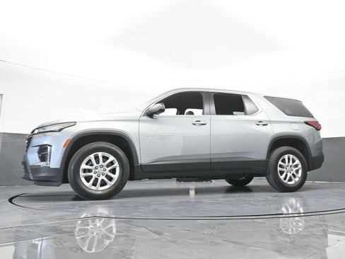 Used 2023 Chevrolet Traverse LS FWD image 54