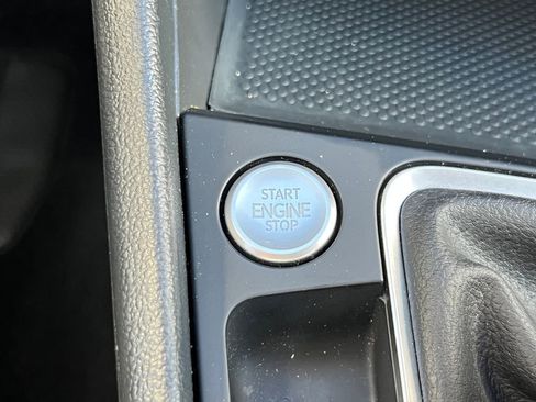 Used 2024 Volkswagen Jetta SE image 24