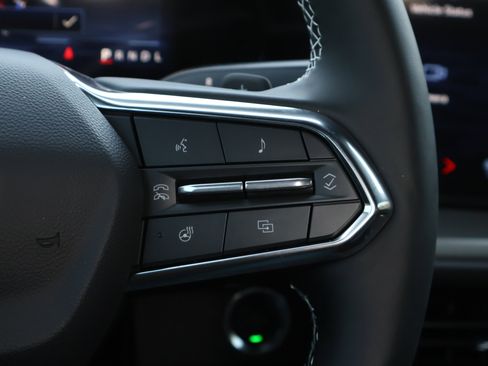 New 2026 Chevrolet Traverse LT w/ Sun and Wheel Package image 13