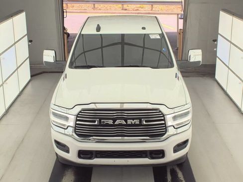Used 2024 RAM 2500 Laramie AWD/4WD image 2