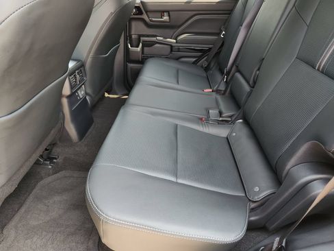 Certified 2026 Toyota 4Runner Limited AWD/4WD image 31