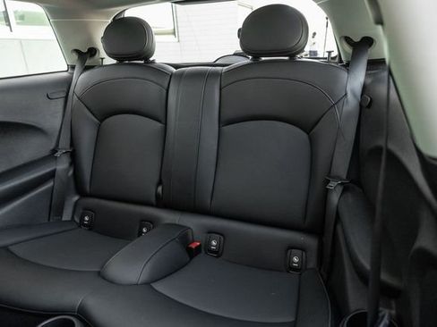 Used 2019 MINI Cooper 2-Door Hardtop image 12