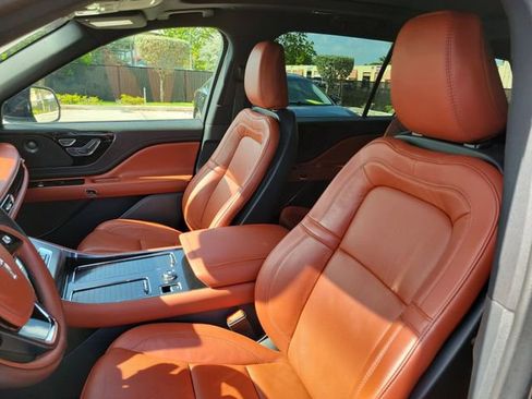 Certified 2025 Lincoln Aviator Reserve w/ Jet Appearance Package AWD/4WD image 10