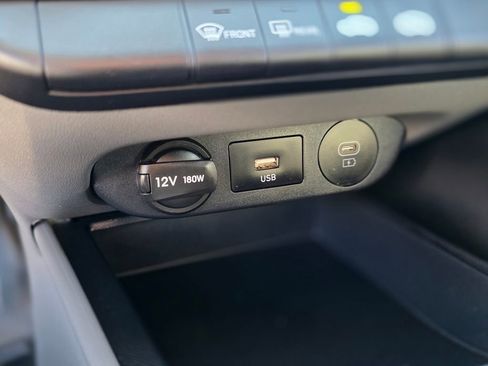 Certified 2024 Hyundai Elantra SEL image 29