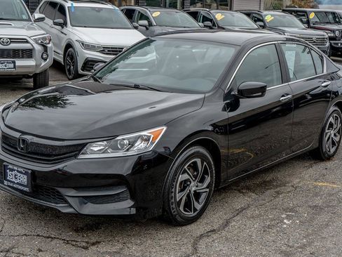 Used 2017 Honda Accord LX image 4