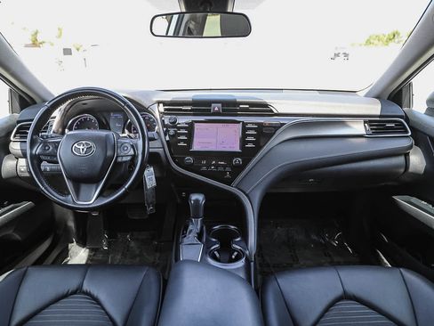 Used 2019 Toyota Camry SE FWD image 12