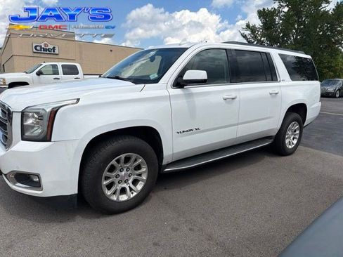 Used 2017 GMC Yukon XL SLT AWD/4WD image 1
