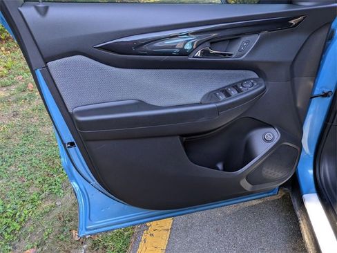 New 2025 Chevrolet TrailBlazer LT w/ Convenience Package image 8