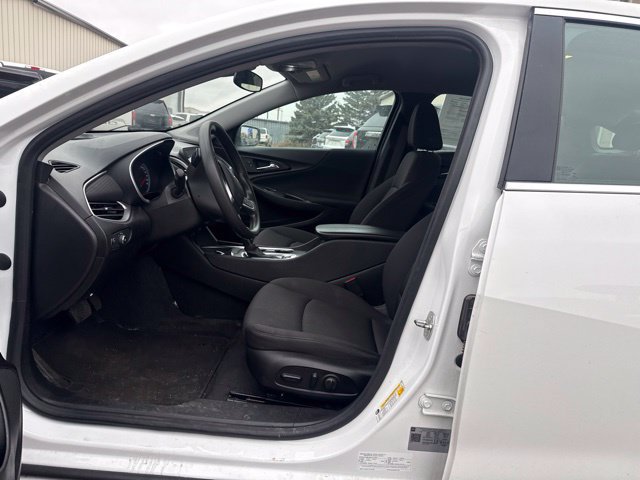 Used 2024 Chevrolet Malibu LT FWD image 3