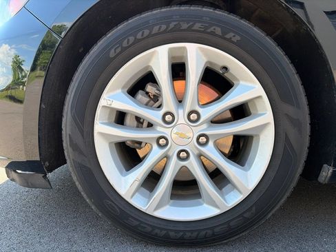 Used 2017 Chevrolet Malibu LT FWD image 20