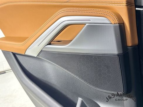 Used 2023 BMW X6 xDrive40i w/ M Sport Package image 32