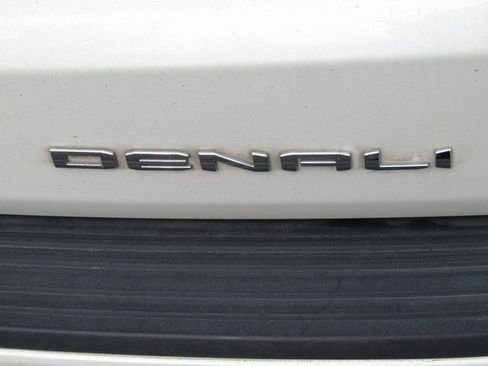 Used 2021 GMC Yukon Denali w/ Denali Premium Package image 33