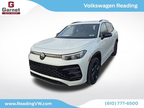 New 2026 Volkswagen Tiguan SE R-Line image 1