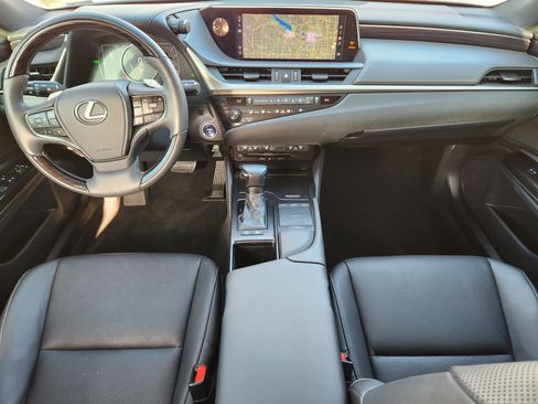 Used 2020 Lexus ES 300h w/ Premium Package image 34