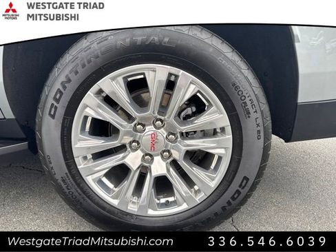 Used 2025 GMC Yukon Denali AWD/4WD image 4