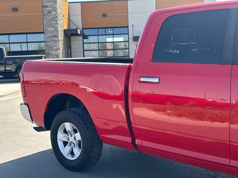 Used 2016 RAM 1500 Classic SLT w/ Cold Weather Group AWD/4WD image 3