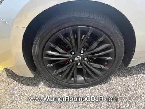 Used 2016 Nissan Maxima Platinum FWD image 4