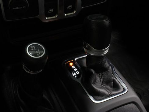 Used 2022 Jeep Wrangler Sport AWD/4WD image 28