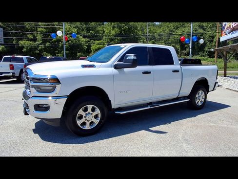 Used 2025 RAM 2500 Big Horn AWD/4WD image 4
