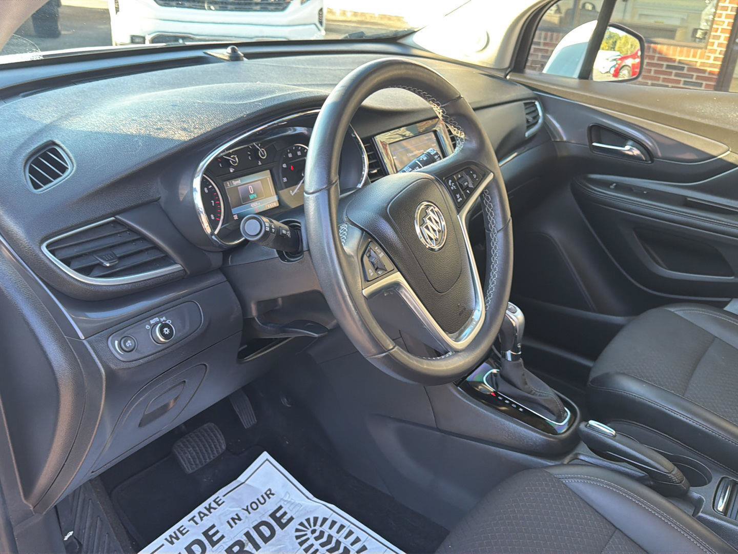 Used 2022 Buick Encore Preferred w/ Safety Package FWD image 5