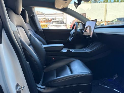 Used 2022 Tesla Model Y Performance AWD/4WD image 15