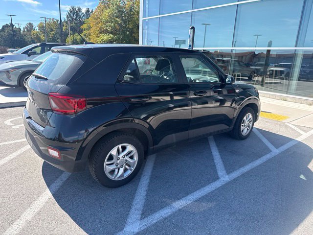 Used 2024 Hyundai Venue SE FWD image 5