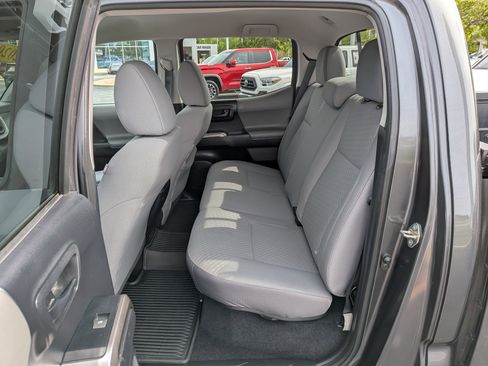 Used 2020 Toyota Tacoma SR5 AWD/4WD image 19