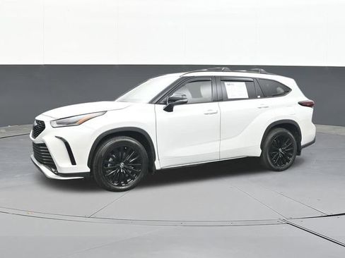 Used 2025 Toyota Highlander XSE AWD/4WD image 7