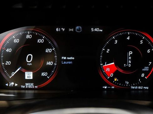 Used 2017 Volvo XC90 T6 Momentum w/ Vision Package image 22